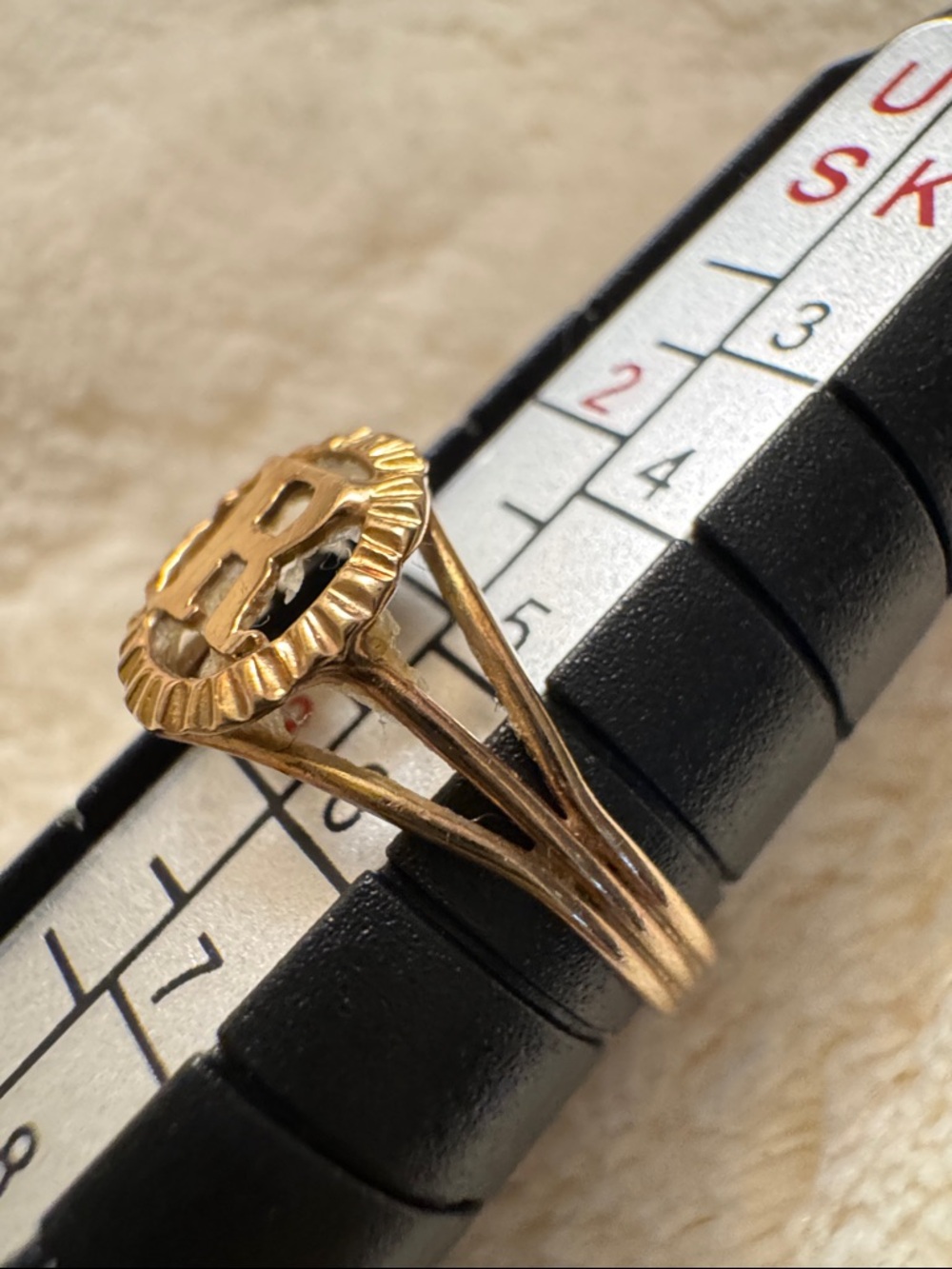 Gold Initial 'R' Signet Ring - Women's Jewelry - Picture 5 of 10